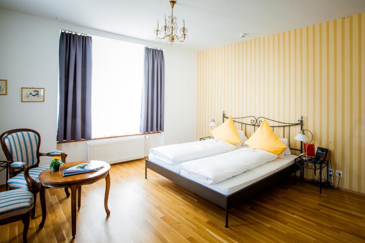 Carlton-europe Vintage Adults Hotel