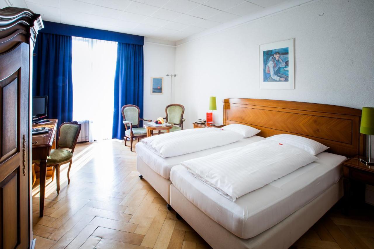Carlton-europe Vintage Adults Hotel